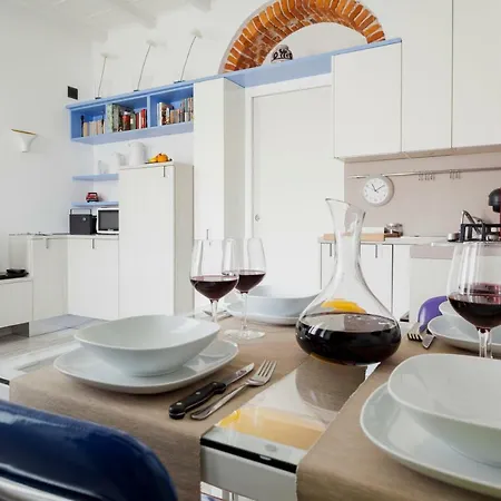 Charming On The Darsena Navigli - Pulizia Eccezionale Apartamento Milão