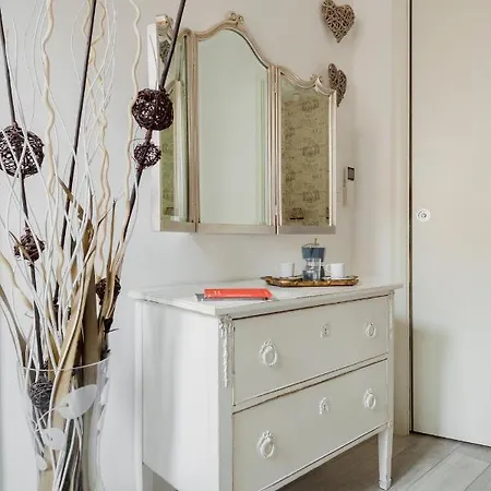Charming On The Darsena Navigli - Pulizia Eccezionale Apartamento Milão